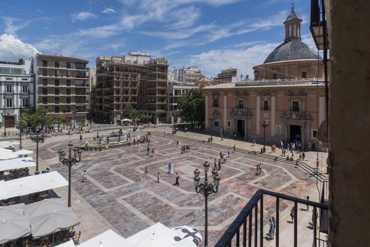 Plaza De La Virgen Apartment Valencia Bagian luar foto